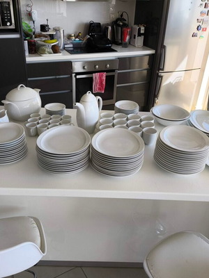 SMCS Porzellanfabrik Tirschenreuth Bavaria porcelain dinnerware set, 120 pieces