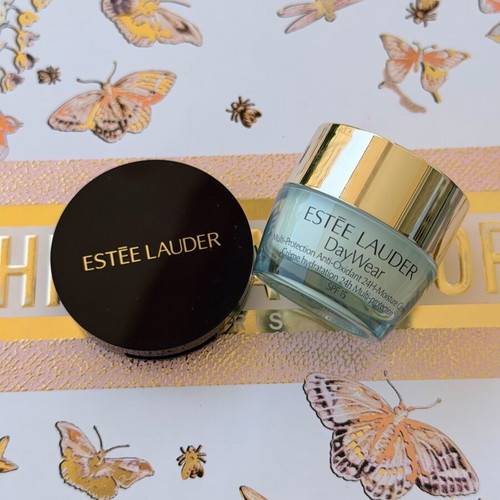 Estée Lauder DayWear 7ml and Pure Color Envy Lip Balm new set