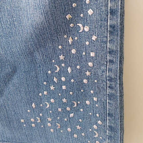 Denim capri pants used, blue with rhinestones