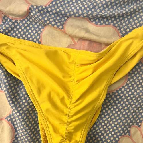 Swimwear set like new, yellow, small box style