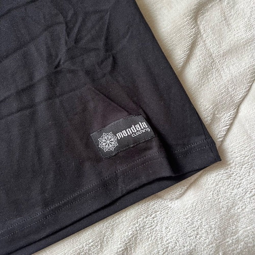 Mandala clothing black t shirt with print like new