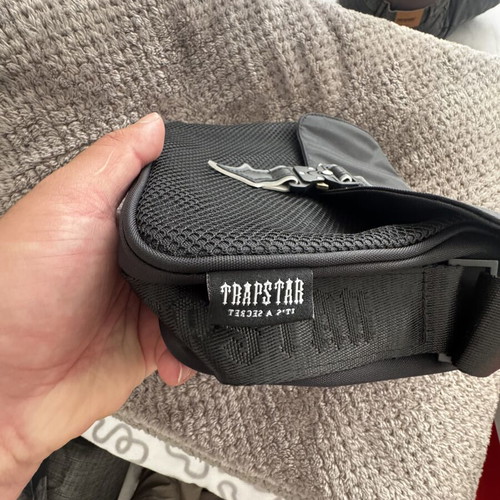Trapstar Irongate Crossbody Bag new, black
