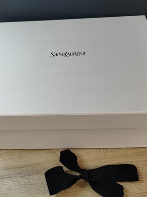 Saint Laurent άδειο κουτί συσκευασίας μεταχειρισμένο, 40 x 31 x 14.5 εκ