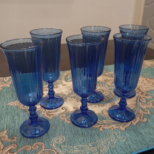 Vintage set of 6 cobalt blue champagne flutes with ribbed pattern