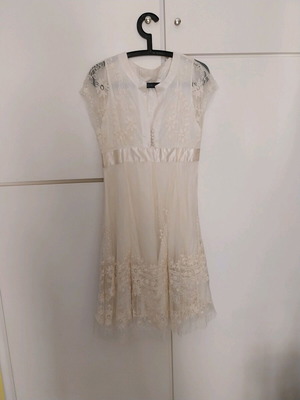 Φόρεμα Zara εκρού vintage με χειροποίητο κέντημα, μέγεθος L, σαν καινούργιο