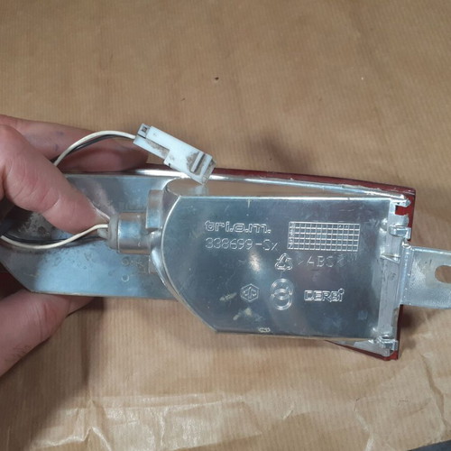 Piaggio Vespa Triom Rear Light used 338699Sx (12 E13 50R-000926)