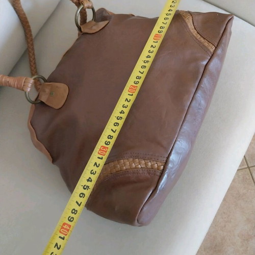 Accessorize handheld bag used, brown