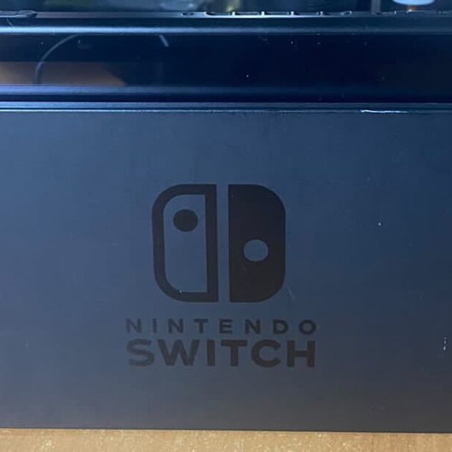 Nintendo Switch like new with 4 games and travel case