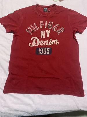 Tommy Hilfiger T-shirt medium red like new