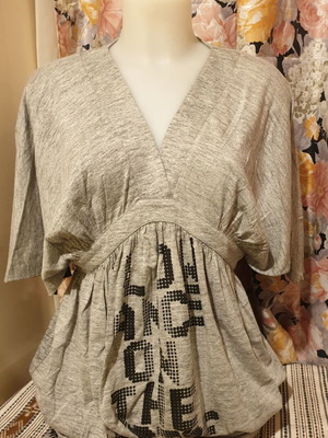 LTD women's blouse like new, gray, size M