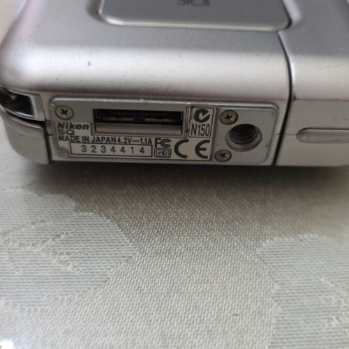Nikon COOLPIX SQ 3.1MP digital camera used with CF card