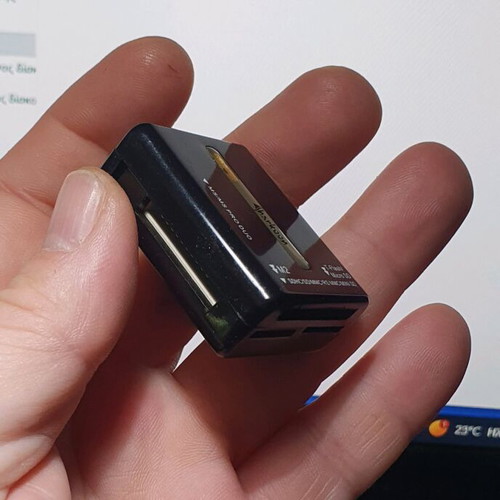 Sharkoon Media Reader S used, compact card reader
