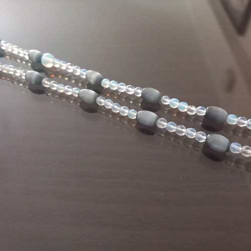 Necklace with opalites and cat's eye new, white and gray