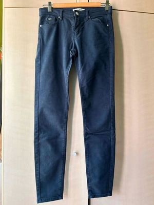 Stradivarius navy blue push up jeans like new, size M