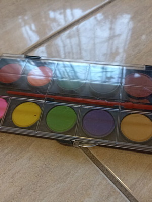 Watercolor paint set with brush, unused