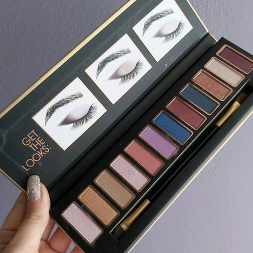Daisy Fuentes Mattes Metals eyeshadow palette new