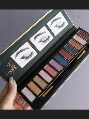 Daisy Fuentes Mattes Metals eyeshadow palette new