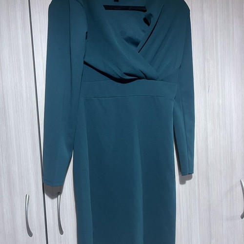 Midi dresses with surplice V-neck and long sleeves, dark green and mustard
