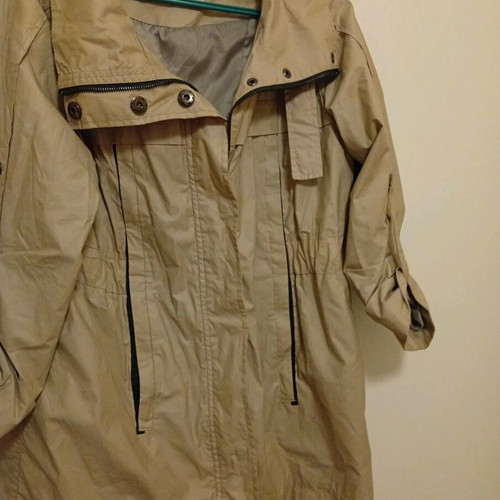Zara beige trench coat like new, wide fit