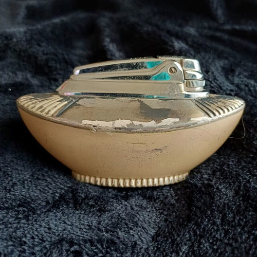Ronson Varaflame vintage table lighter used, 1960s boat shape