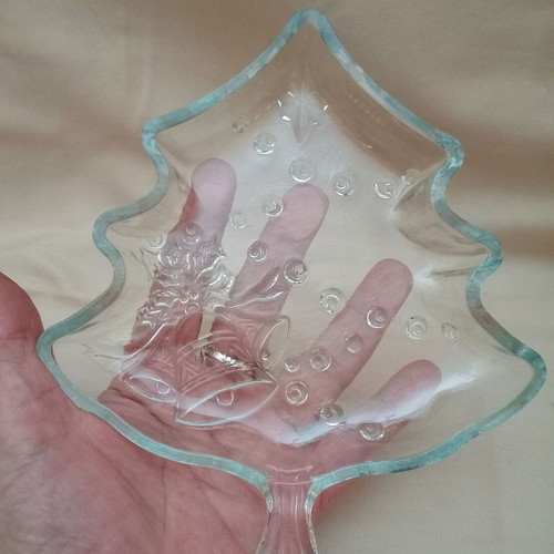 Glass Christmas tree plates set of 2 like new