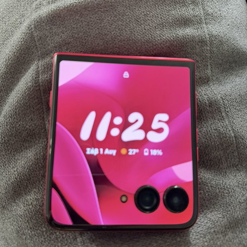 Motorola Razr 60 Ultra smartphone like new, pink, 512GB