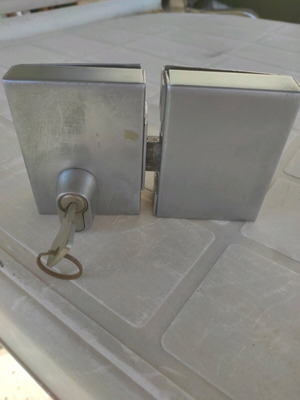 Glass door lock like new for store