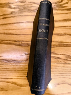Collectible book En Mission Secrète like new, French