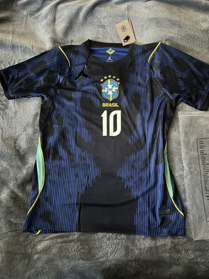 Vini Jr Football Jersey new, authentic