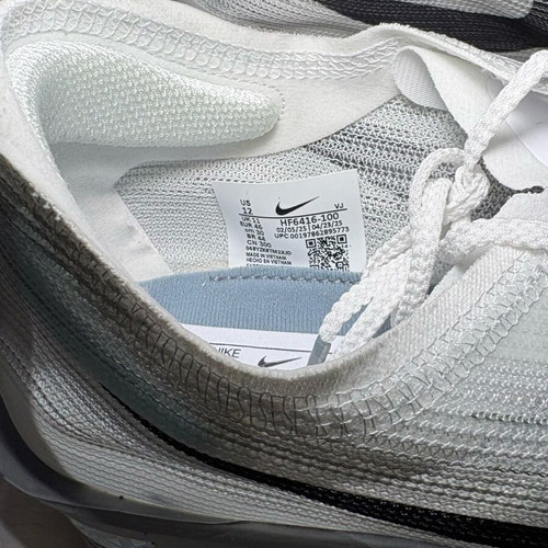 Nike ZoomX Streakfly 2 athletic shoes new, white and grey, size 46