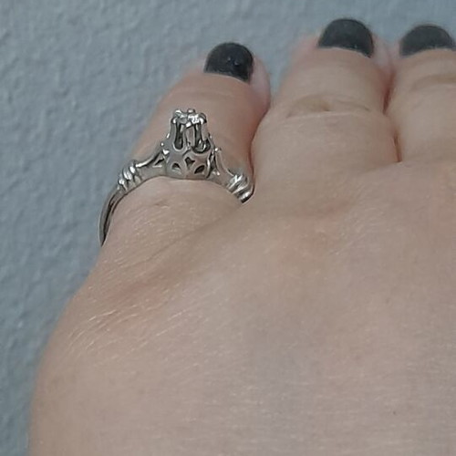 Ring 18K white gold with small white diamond, like new