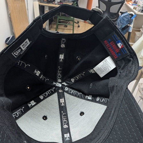New Era ladies hat NY, great condition, black and pink