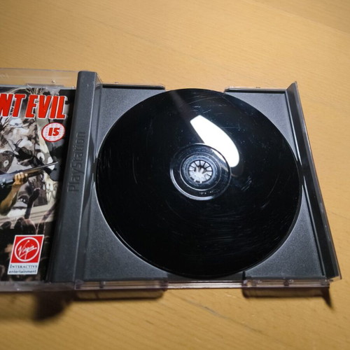 Resident Evil PlayStation 1 Black Label like new