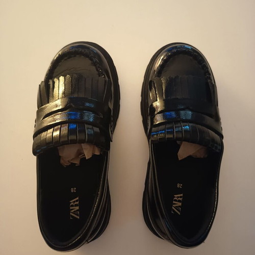 Black Zara school shoe No 28 like new