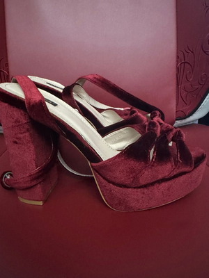 Vices pumps thick heel size 41 like new, red