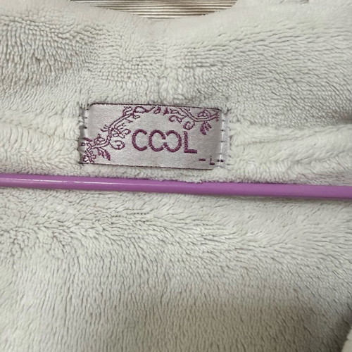 Fleece hooded warm bathrobe with pockets, Cool brand