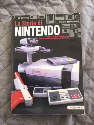 Nintendo History Book Volume 3 in Italian like new