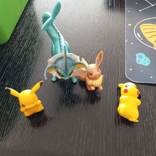 Pokemon figures set