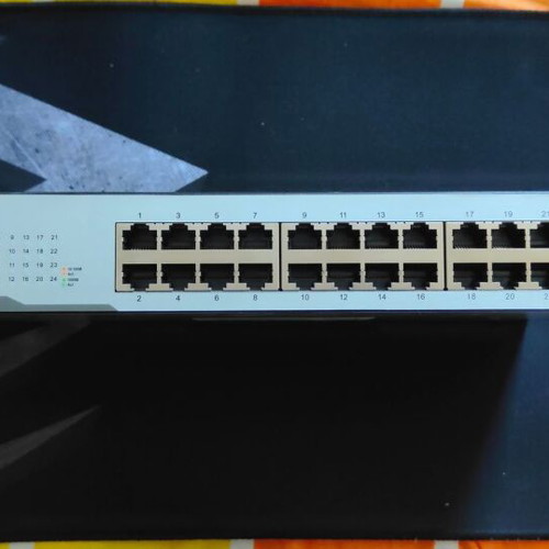 D-Link DGS-1100-24V2 Managed L2 Switch used with 24 Gigabit Ethernet ports
