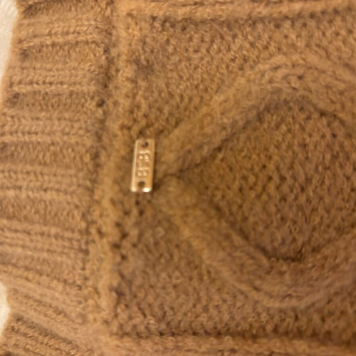 BSB knitted vest beige with ruffles like new size M