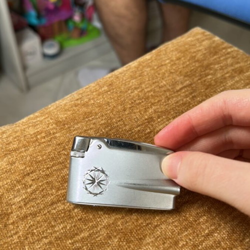 Ronson lighter like new, needs service
