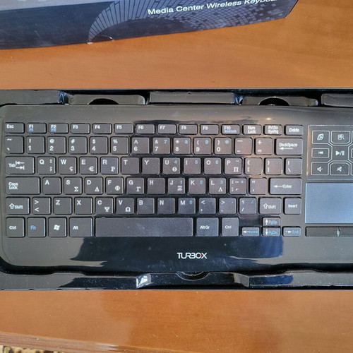 Turbo-X MC-2012 Wireless Keyboard like new with touchpad