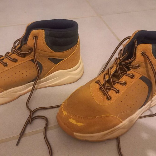 Voi Noi Kids' Boots Size 35 Used With Front Wear