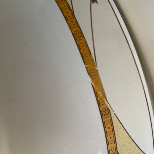 Large serving dish like new with metal base