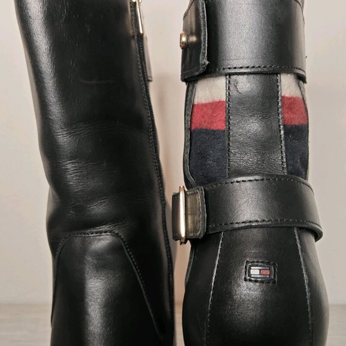 Tommy Hilfiger black leather boots like new