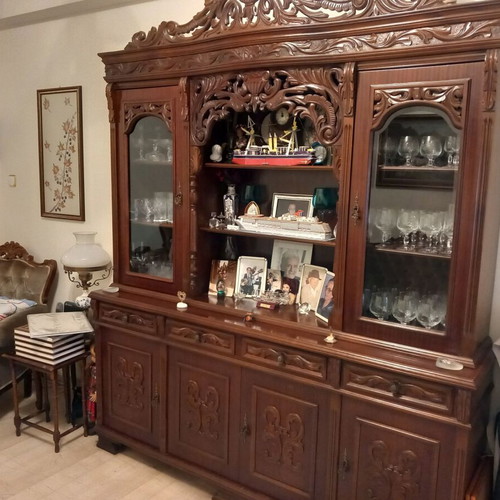 Furniture set with sofa and 4 chairs like new
