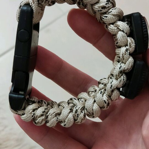 Survival bracelet from cord like new, ideal for hiking