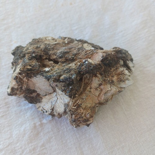 Emery rock new, ideal for sharpening knives and scissors
