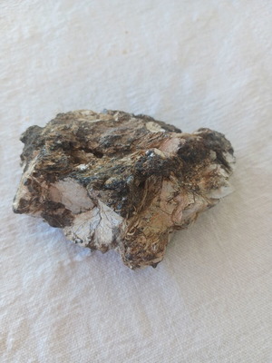 Emery rock new, ideal for sharpening knives and scissors