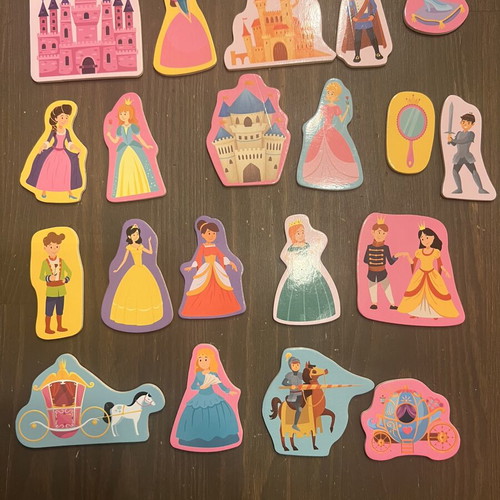 Magnet box with 20 wooden magnets, AS company, ages 2+